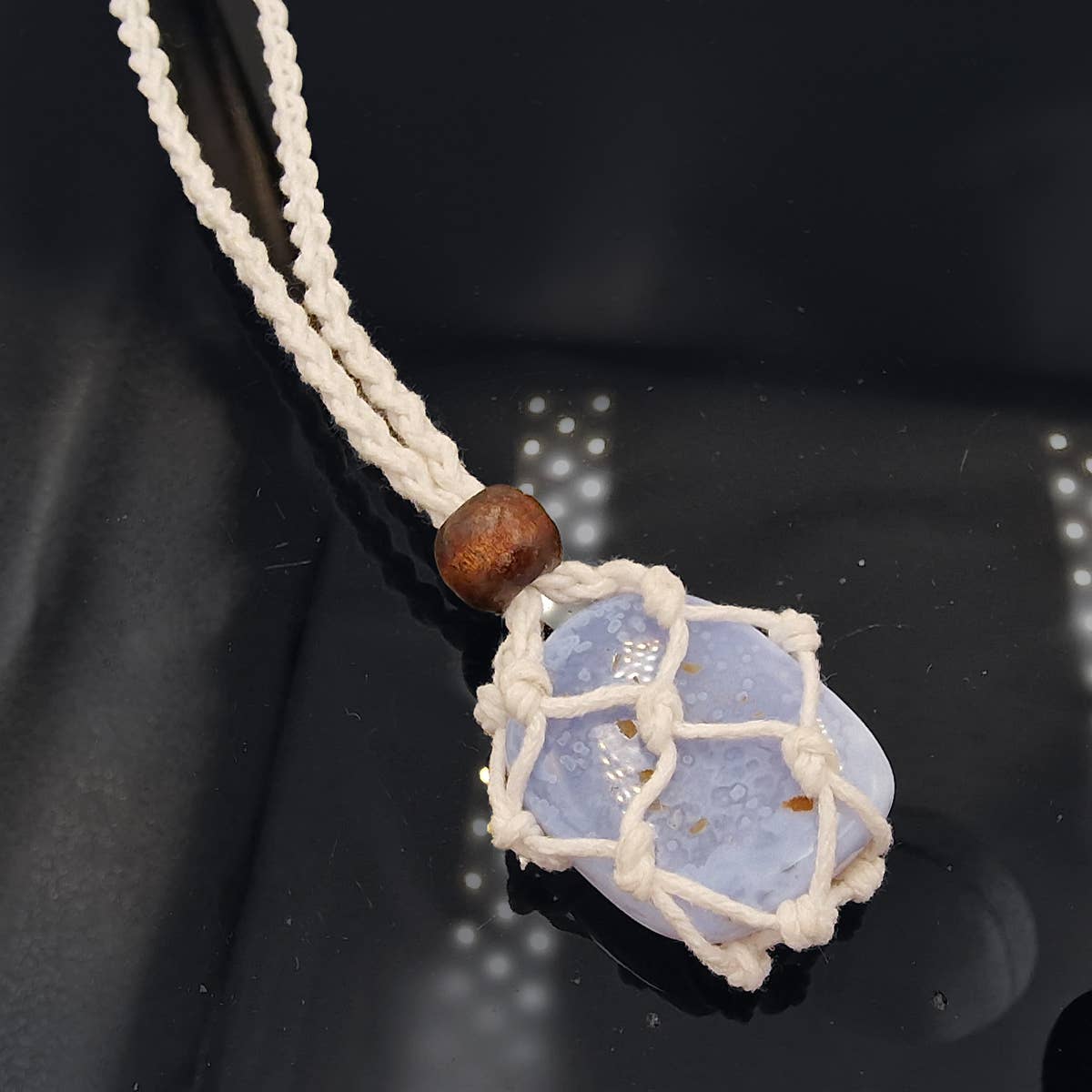 Macrame Net Bag Tumble Stone Holder Necklace- Cream