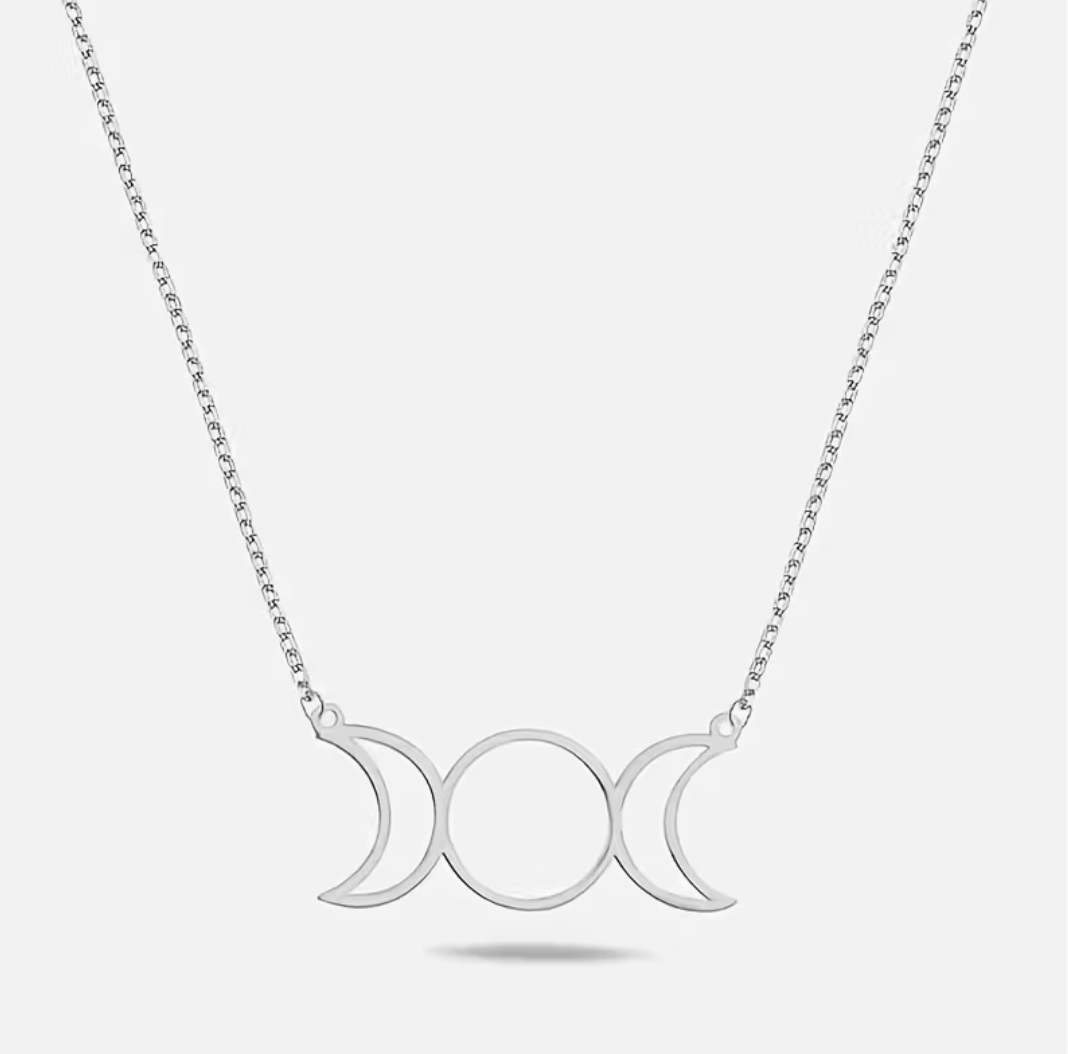 Delicate necklace & Moon pendant