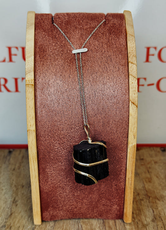 Black Tourmaline pendant & 22" chain