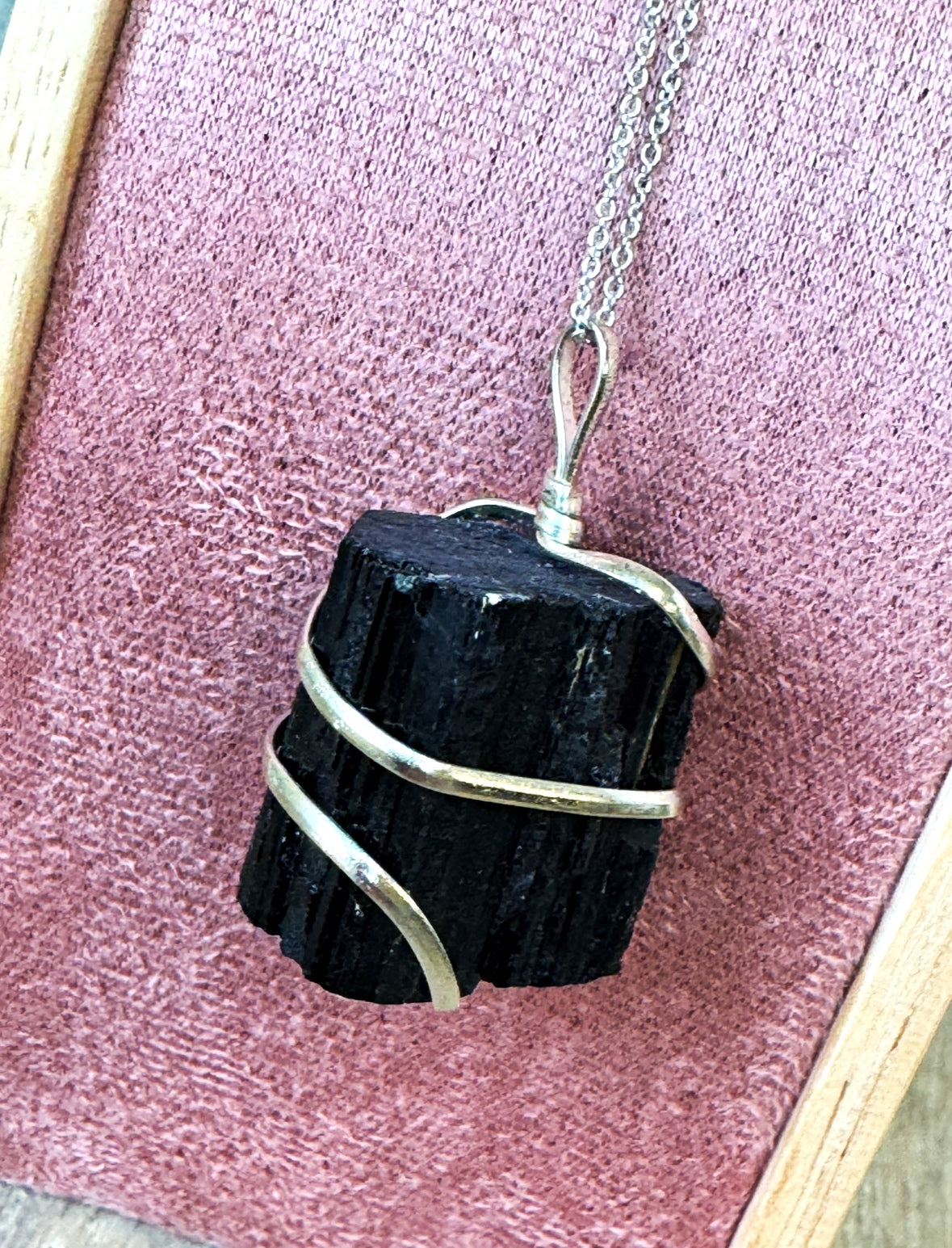 Black Tourmaline pendant & 22" chain