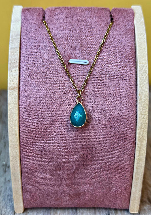 Drop Pendant Necklace: Turquoise