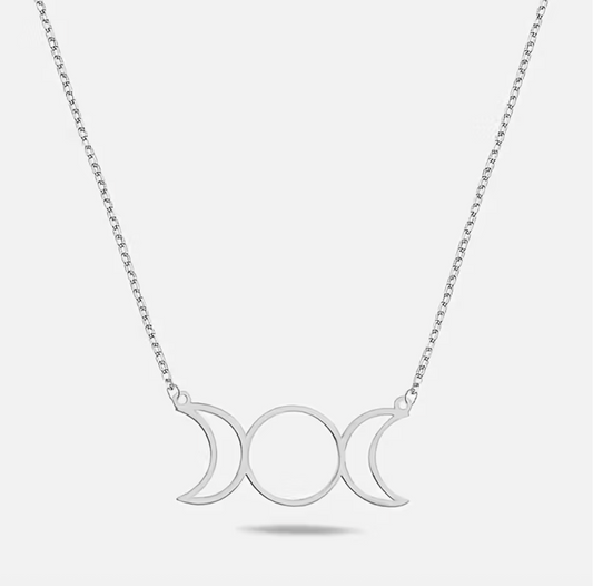 Delicate necklace & Moon pendant