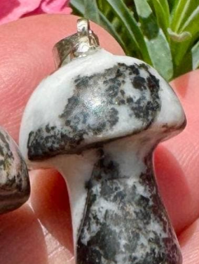 Crystal mushroom pendant- 2cm