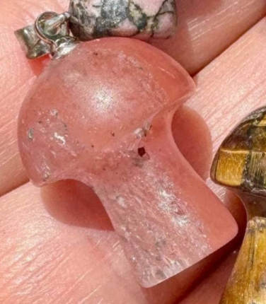 Crystal mushroom pendant- 2cm